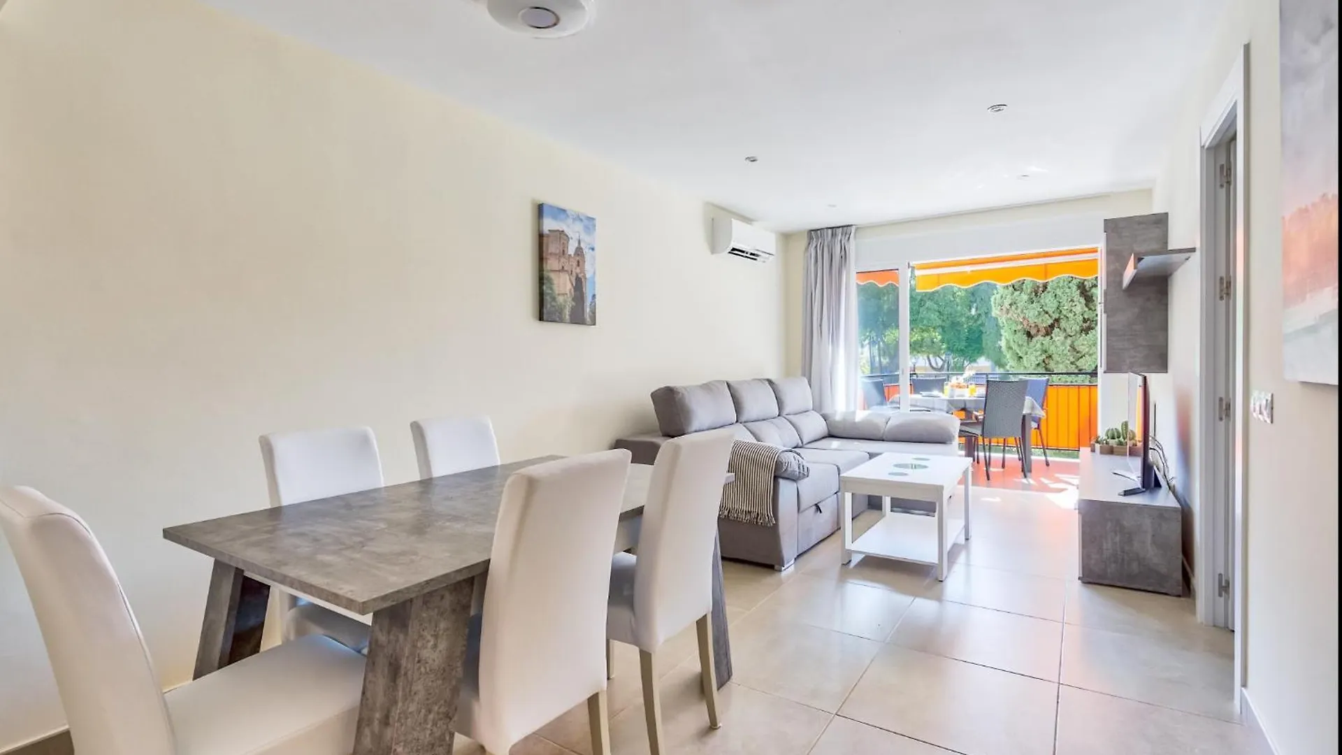 Sur Suites Alhambra Fuengirola Apartment